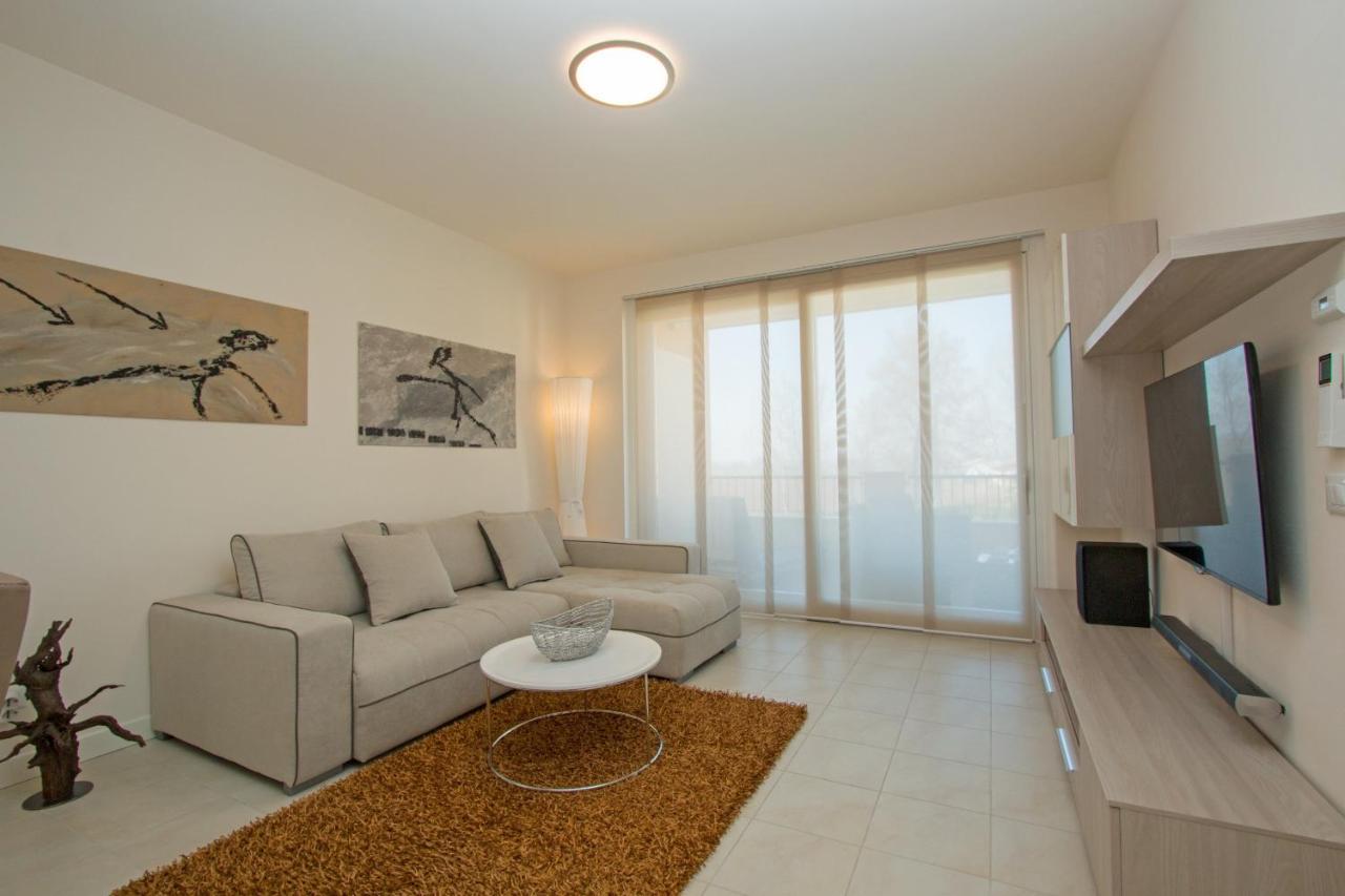 Le Corti Caterina With Pool By Wonderful Italy Apartment Desenzano del Garda